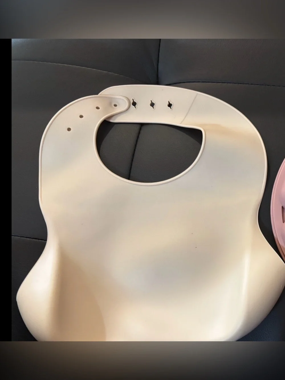 Silicone Bib with Catcher Pocket - Cream